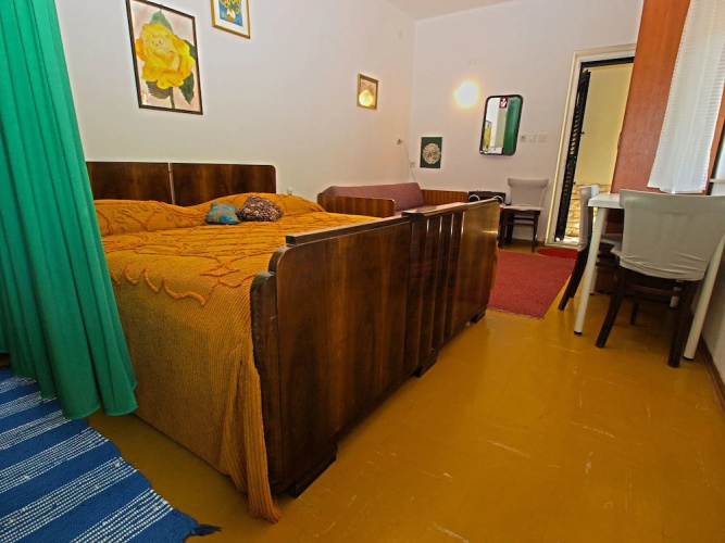 Apartment 461