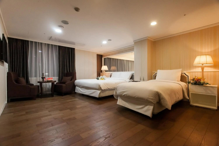 Pharos Hotel