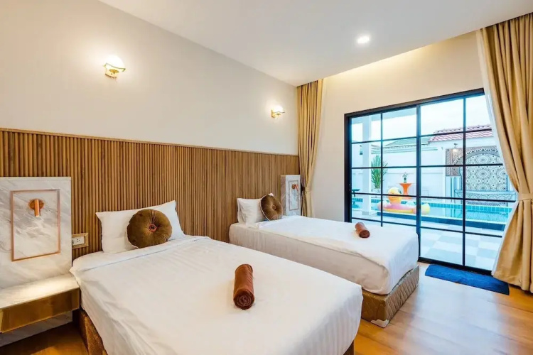 Full moon Bay hua hin Cha-am