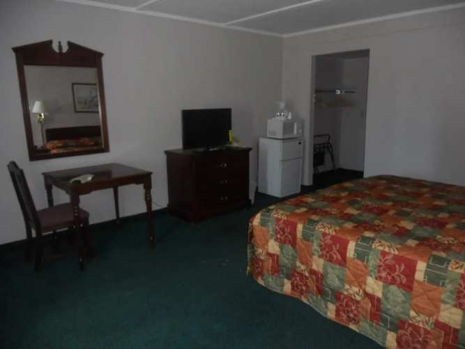Rapids Inn and Suites