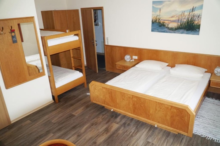 Standard Quadruple room