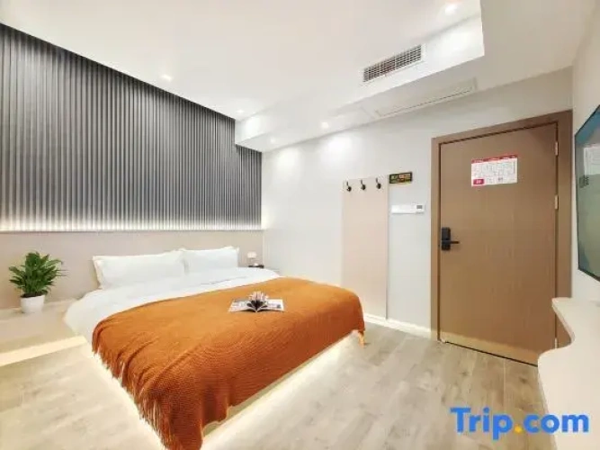 Standard Twin room with river view