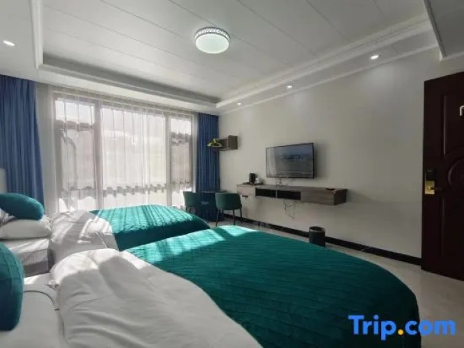 Deluxe Twin room with mountain view