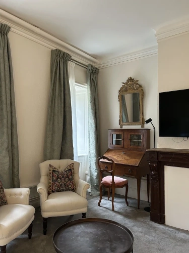 Comfort room