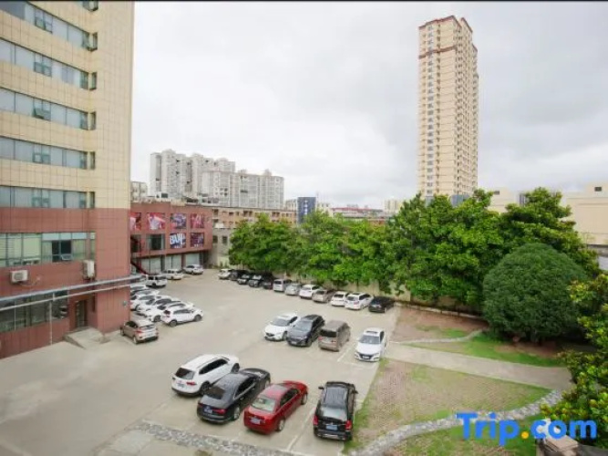 xinyangshenguanghuayuanjiudian