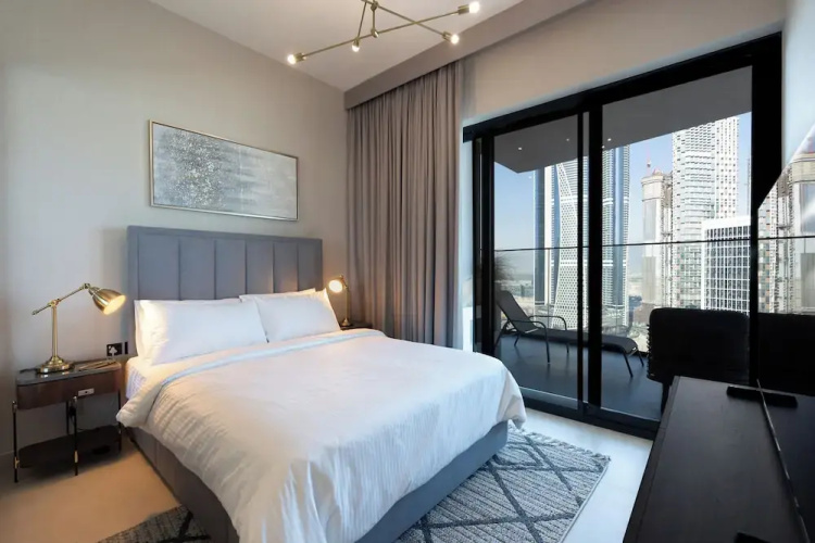 Spacious 2BR Canal View - Heart of B Bay