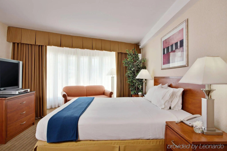 Century Park Hotel