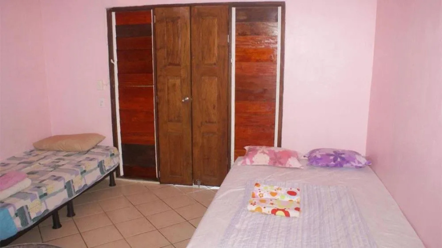 Blue Pango Motel - Hostel