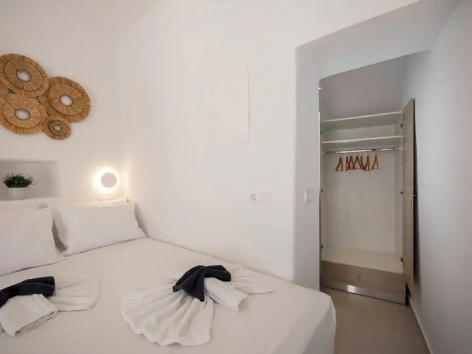 M&M Paros Studio