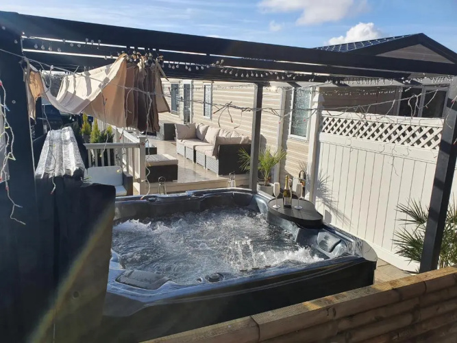 moonflower lodge Hot Tub
