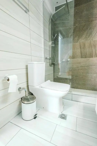 Design Suites Efharis (Syrah)