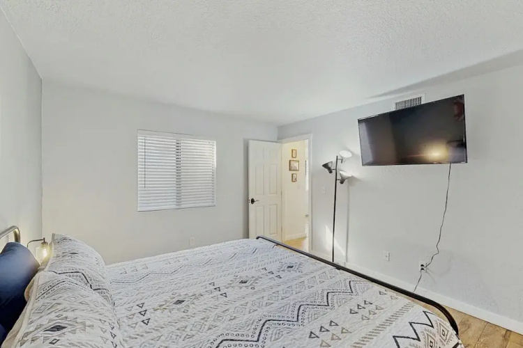 1 BR Condo in Tucson, Mountain Views