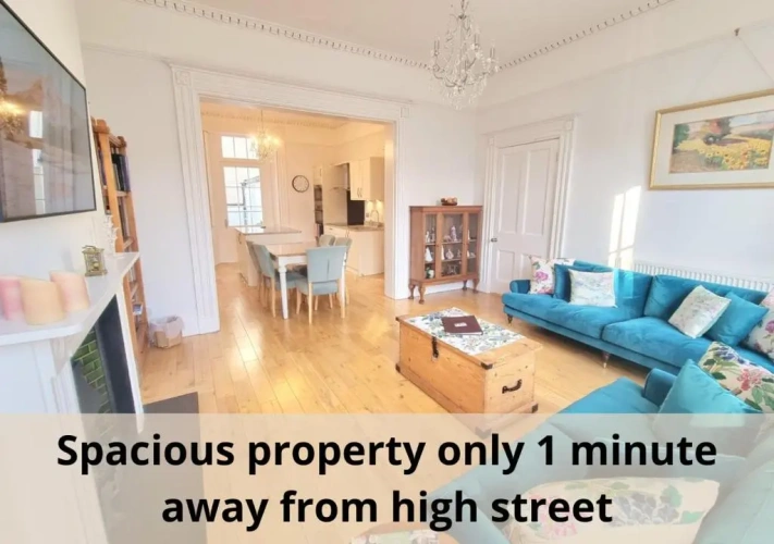 4 Bedrooms Cottage