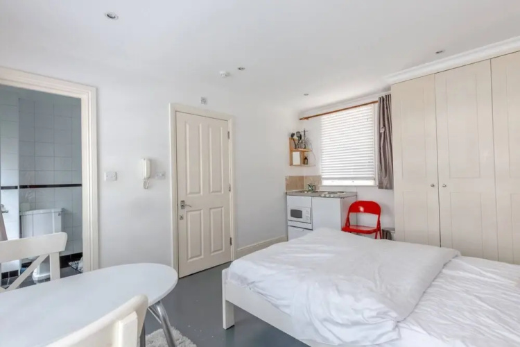 Cosy Self-contained Studio in Aldgate