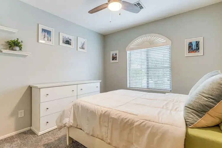 Pool Access! Suburban Home 11 Mi to Dtwn Gilbert