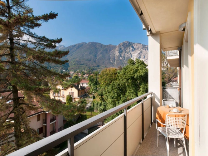 2 Bedrooms Apartment