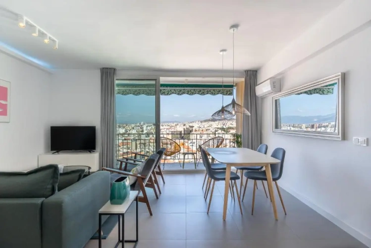 3 Bedrooms Apartment