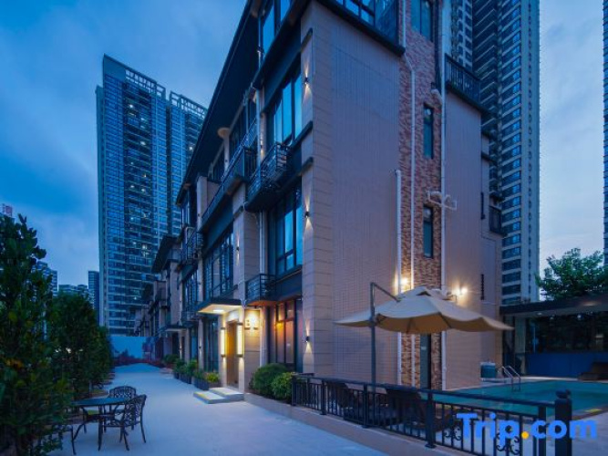 Jinshawan Villa Courtyard
