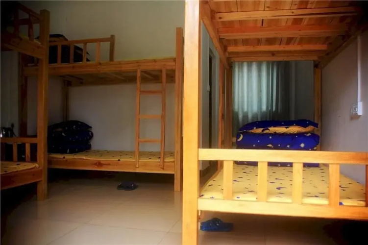 Weizhou Island Chujian Hostel