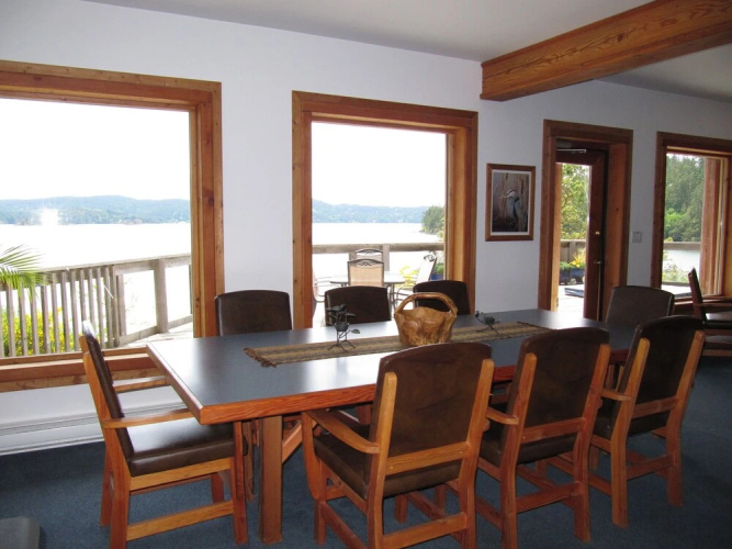 Arbutus Cove Guesthouse