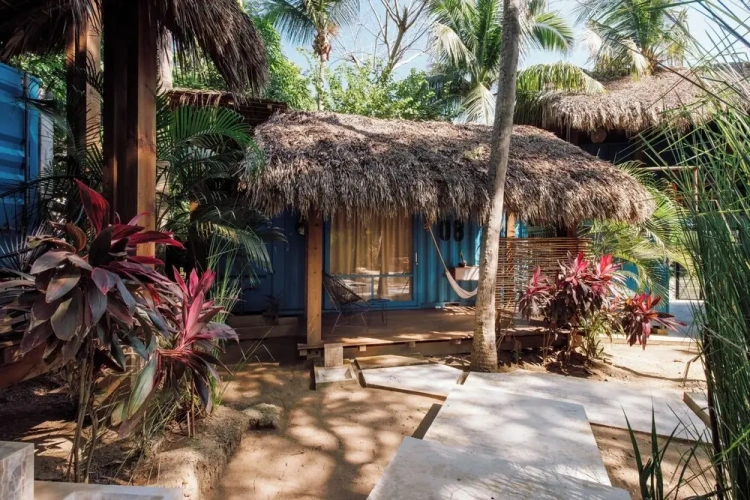 1 Bedroom Standard room with balcony and with pool view