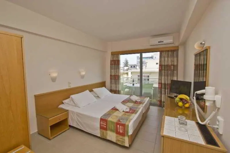Standard Twin room with balcony