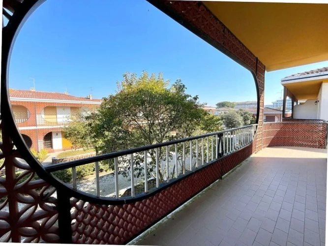 3 Bedrooms Apartment with balcony and with garden view
