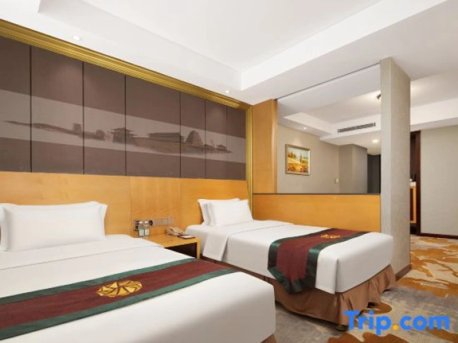 Standard Twin Suite