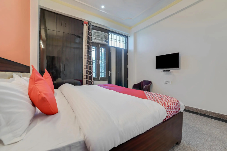 OYO 28706 The Bliss Residency