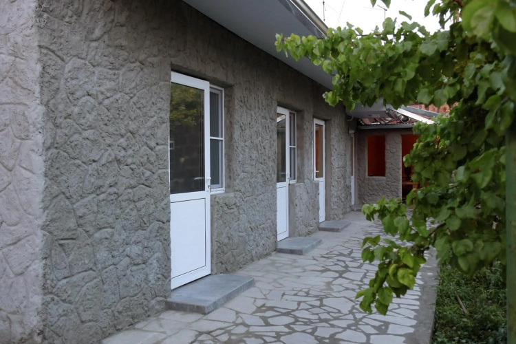Vanand Guest House