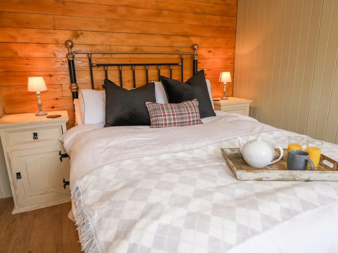 Woodmancote Lodge