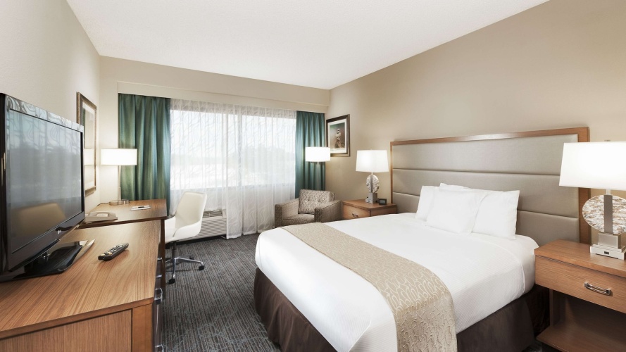 DoubleTree by Hilton Hotel West Palm Beach Airport photo 6