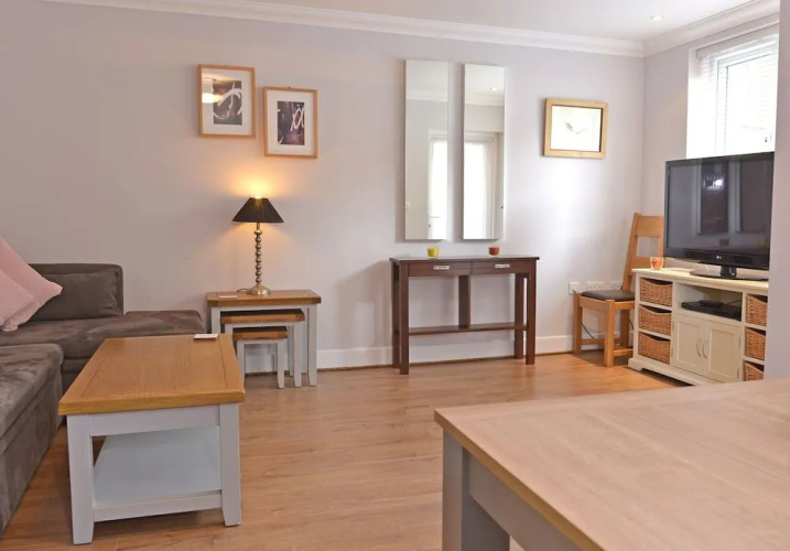 Stagedoor Apartment