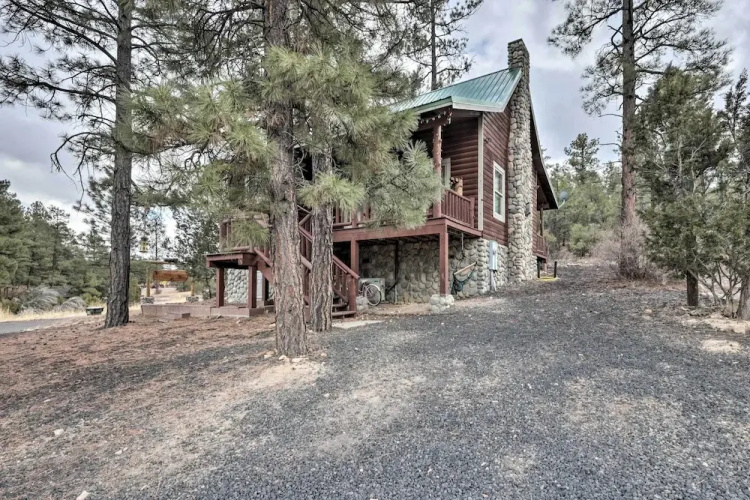 Fire Pit + Game Room: Heber-overgaard Cabin!