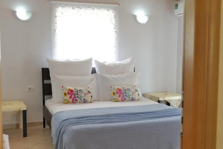 Kristal Apartments