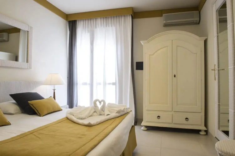Superior Double room with balcony and with sea view