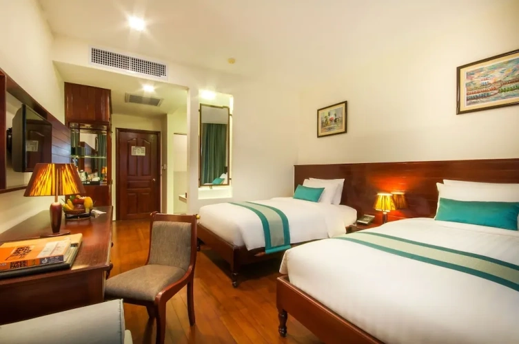 Deluxe Twin room with balcony