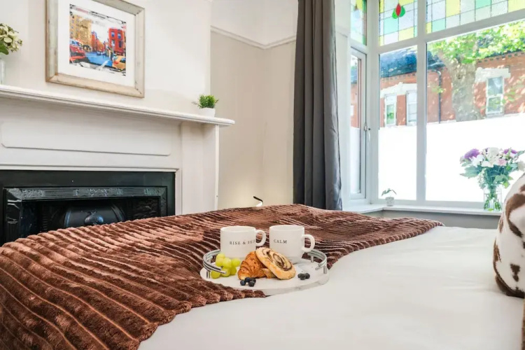 Cosy 4-bed - Sleeps 7, Garden & Pet-friendly