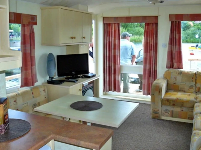 2 Bedrooms Cottage