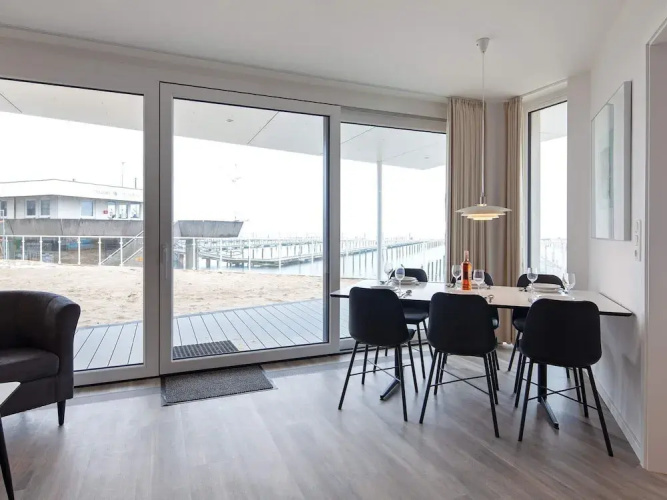 Cozy Modern Apartment With Sea Views