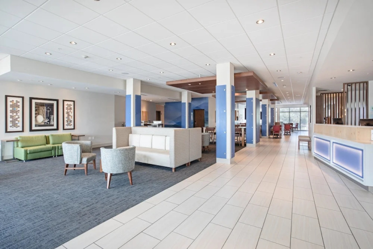 Holiday Inn Express & Suites Sterling