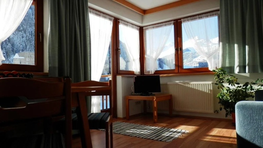 Collina Hotel Garni