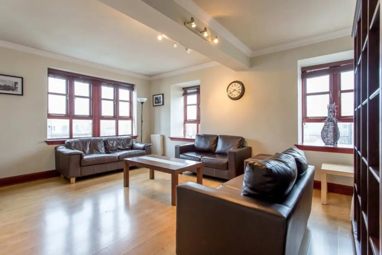 2 Bedroom Home By Leiths Shore