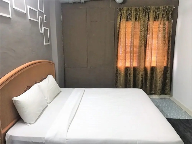 OYO 90465 Pelangi Baru Hotel