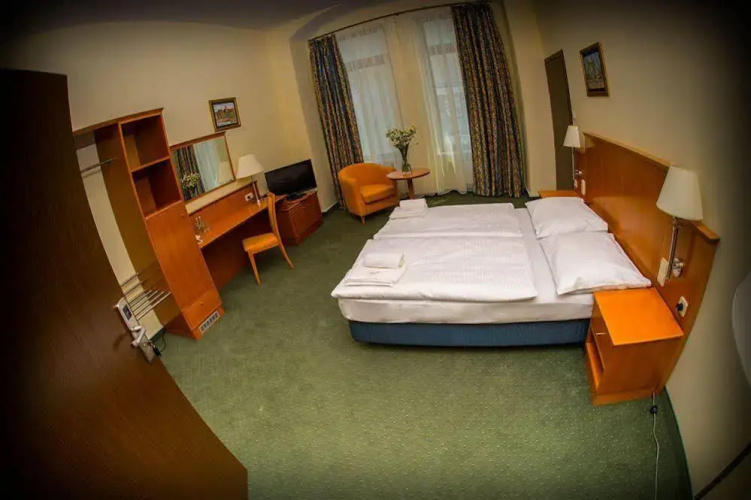 Hotel Sofia Wrocław by Railway Station