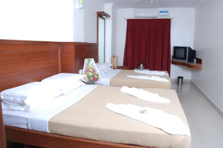 SNT Comforts Hotel