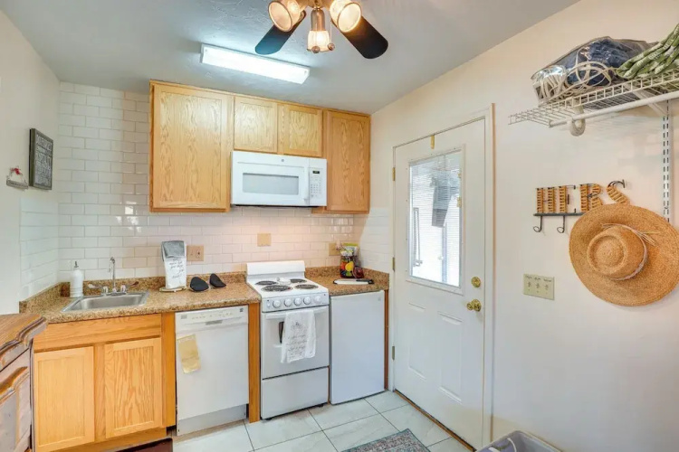 Walkable Studio w/ Patio in Tucson!