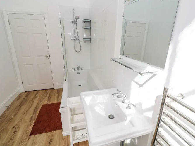 2 Regent Mews