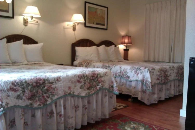 Fir Grove Motel