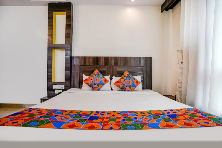 Fabhotel Kingdom Sai